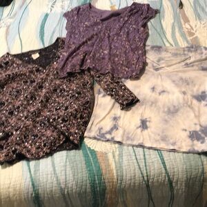 This listing is for all 3 tops 2 are s/s 1 is l/s size small